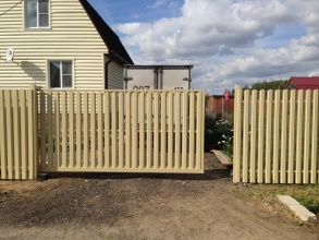 Ворота откатные из евроштакетника - пример 12 фото в Урень