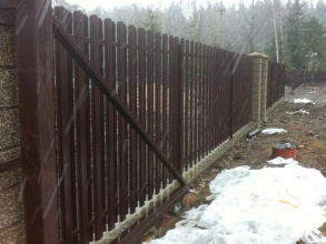 Забор из евроштакетника в шахматном порядке 122 метра фото в Урень