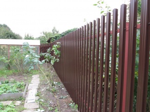 Забор из евроштакетника с забивными столбами 86 метров фото в Урень